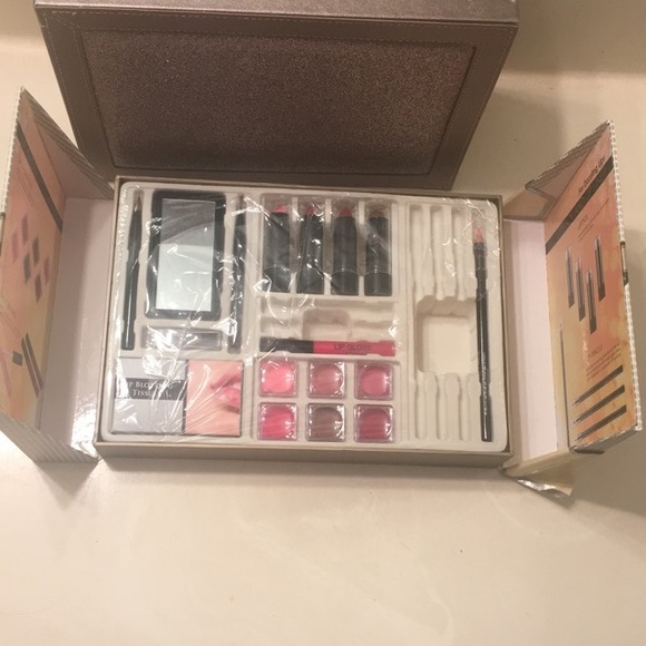 Lip Kit 💋👄💄 - Picture 2 of 6